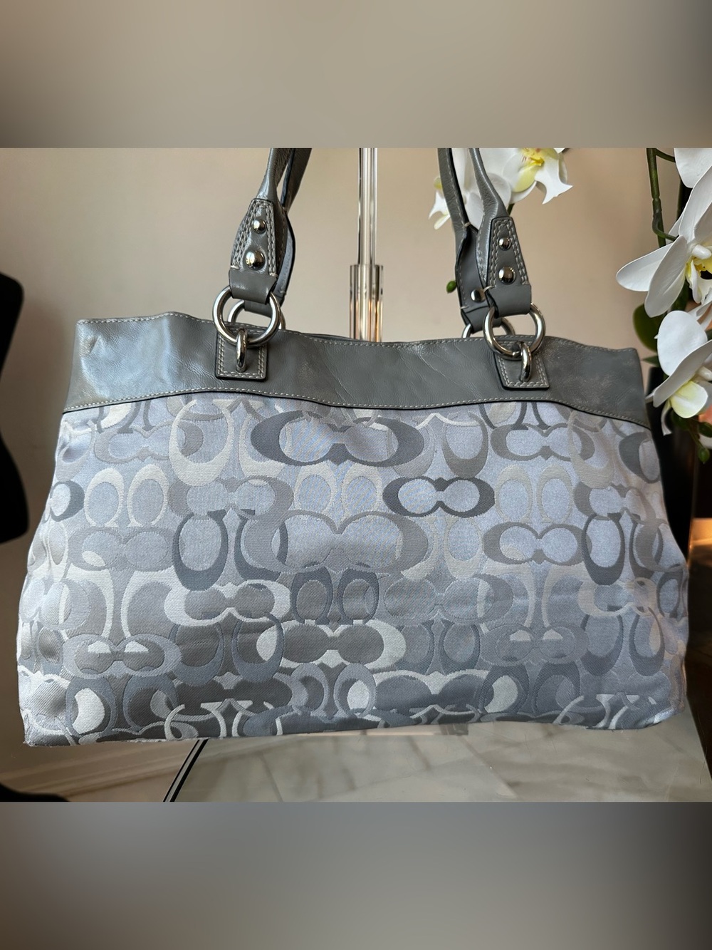 Coach Penelope Signature Sateen satchel in a grey and silver - Picture 6 of 11